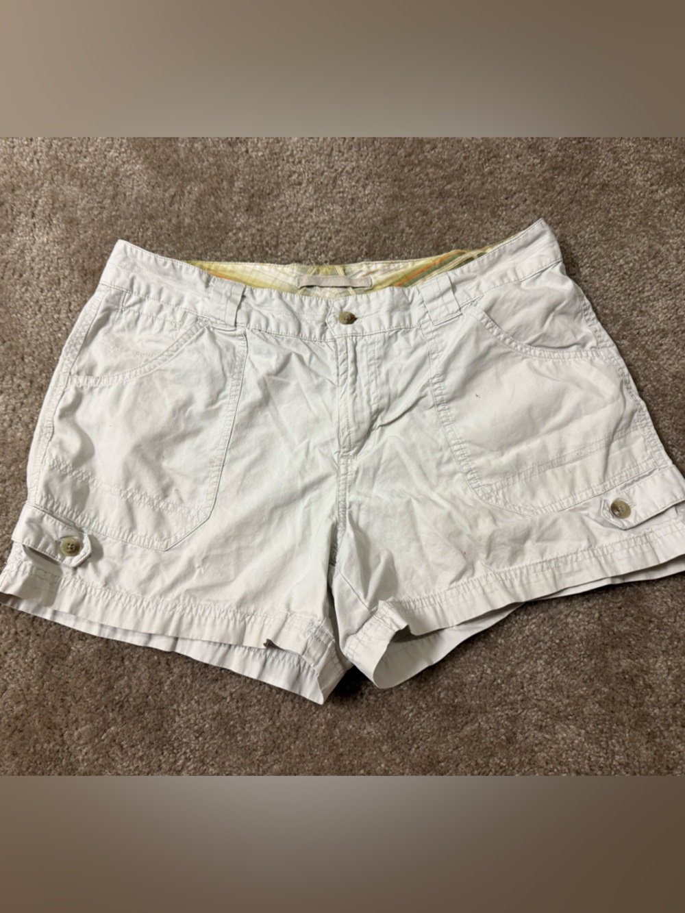 Columbia Women's Off-White High-Waist Cargo Shorts size 12